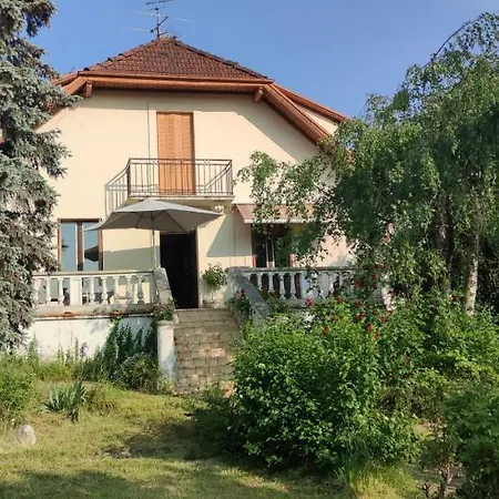 בית נופש Maison Les Bains 8 Personnes